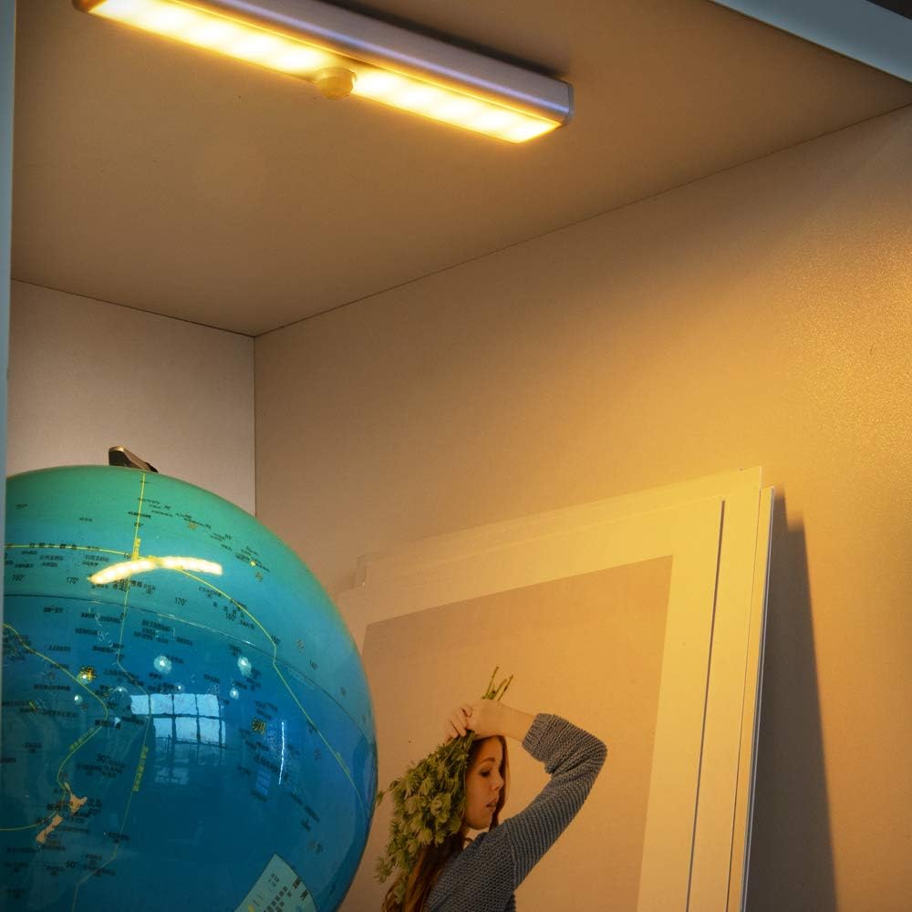 LUMIMAGNET émet une lumière LED ultra brillante pour éviter de trébucher dans le noir.