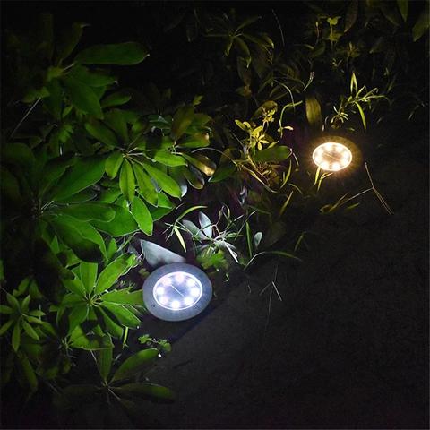 Eclairage du jardin avec spot lumineux solaire à 8led