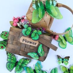 Papillon volant au tour d'un sac 1