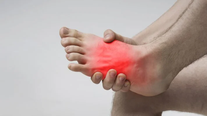 Avoir mal aux pieds