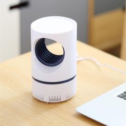 Lampe UV anti moustique au bureau