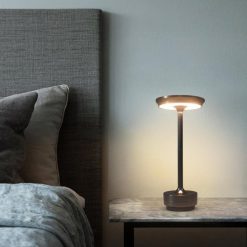 Lampe de Table Sans Fil Portable dans un bureau