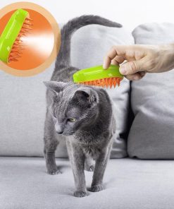 Image d'une brosse vapeur 3-en-1 pour chiens et chats, adaptée aux poils courts et longs, avec un pelage lisse et soigné après le toilettage.