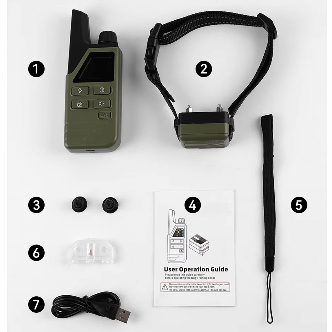  Contenu complet de la boîte Petlori Calmi étalé sur une table : collier, télécommande, câble de recharge double Type-C et manuel d'utilisation 