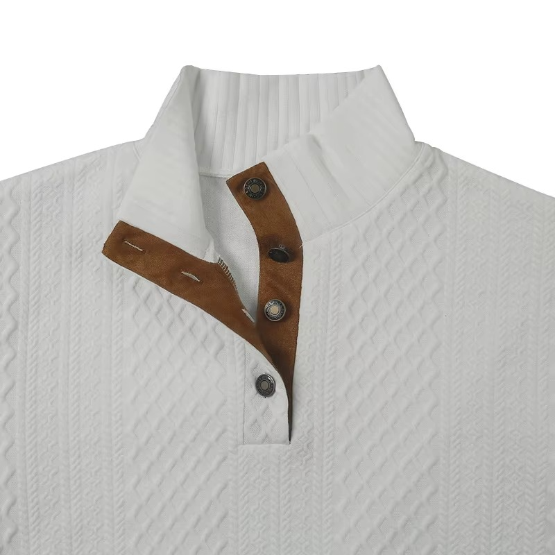Vue de dos du pull pour homme mettant en valeur la coupe
