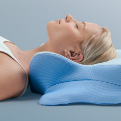 Tête reposant sur l’oreiller Derila Ergo avec alignement cervical visible.
