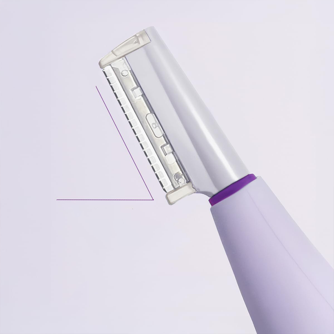 Gros plan sur la lame effectuant le dermaplaning