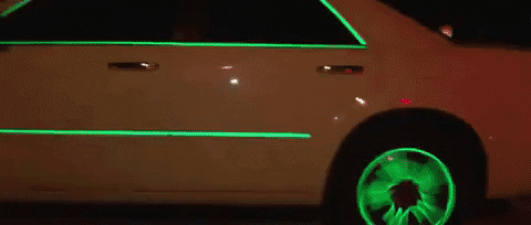 Utilisation du bande reflechissante - fluorescentrime sur les vélos et les voiture